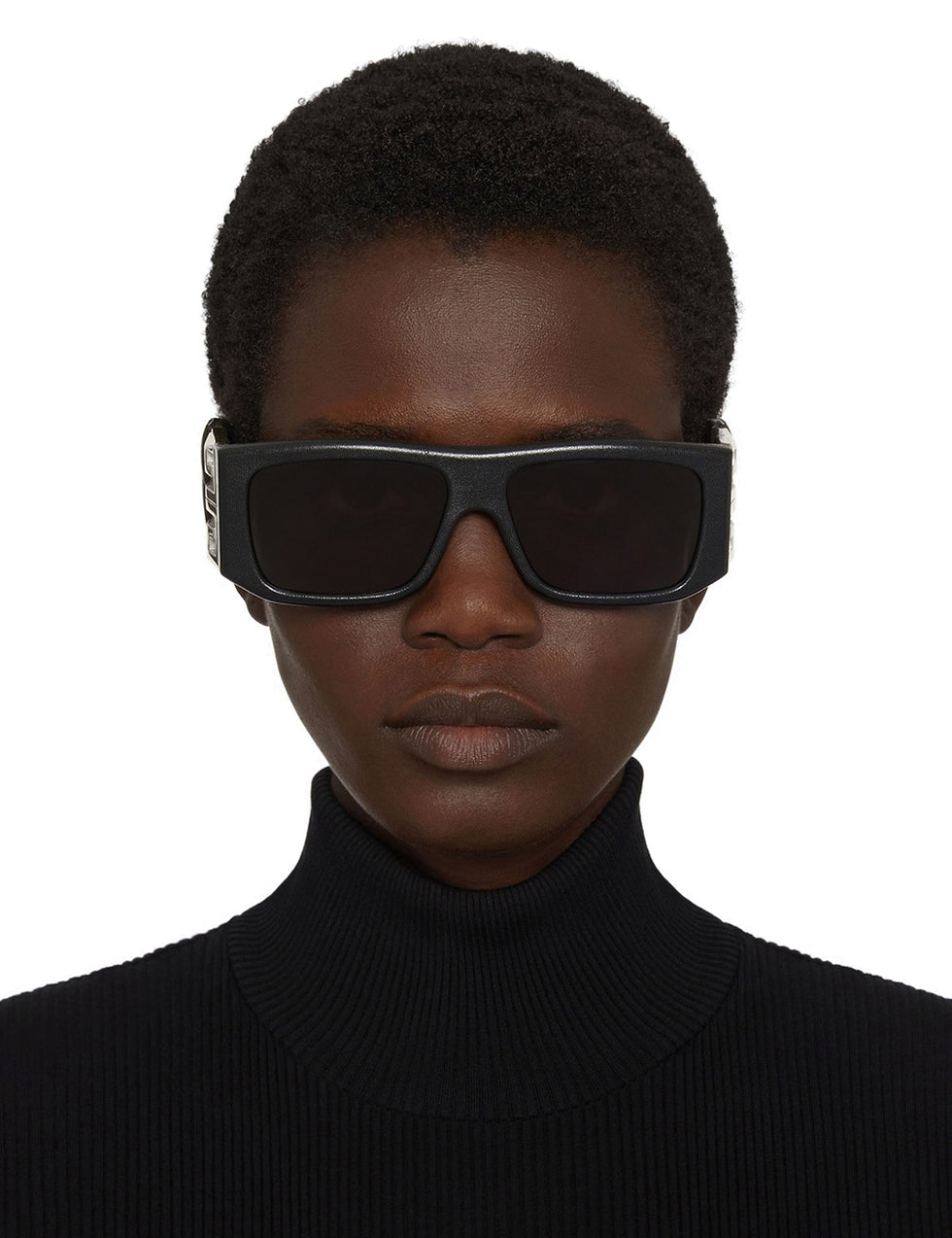 Givenchy® BR0075R045