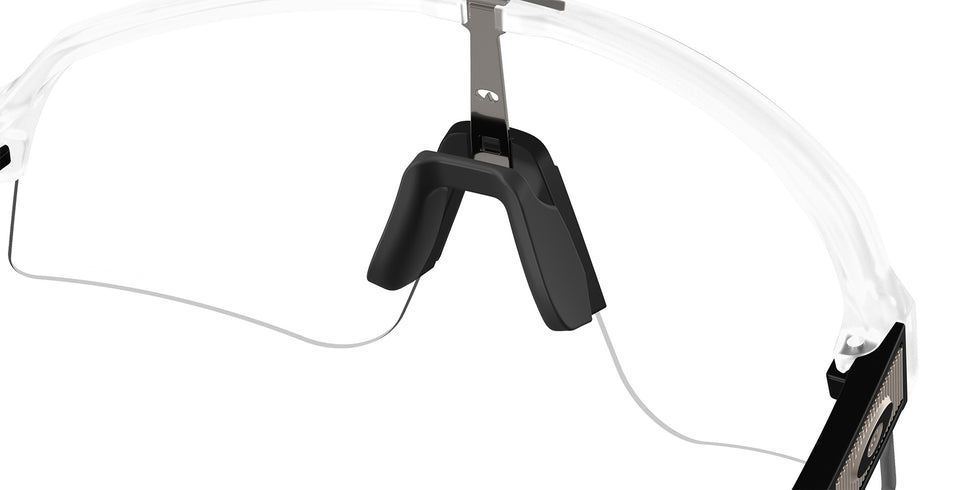 Oakley® OO9465 SUTRO LITE SWEEP OO9465 946539 39 Sunglasses - Matte Clear / Clear to Black Iridium Photochromic 946539
