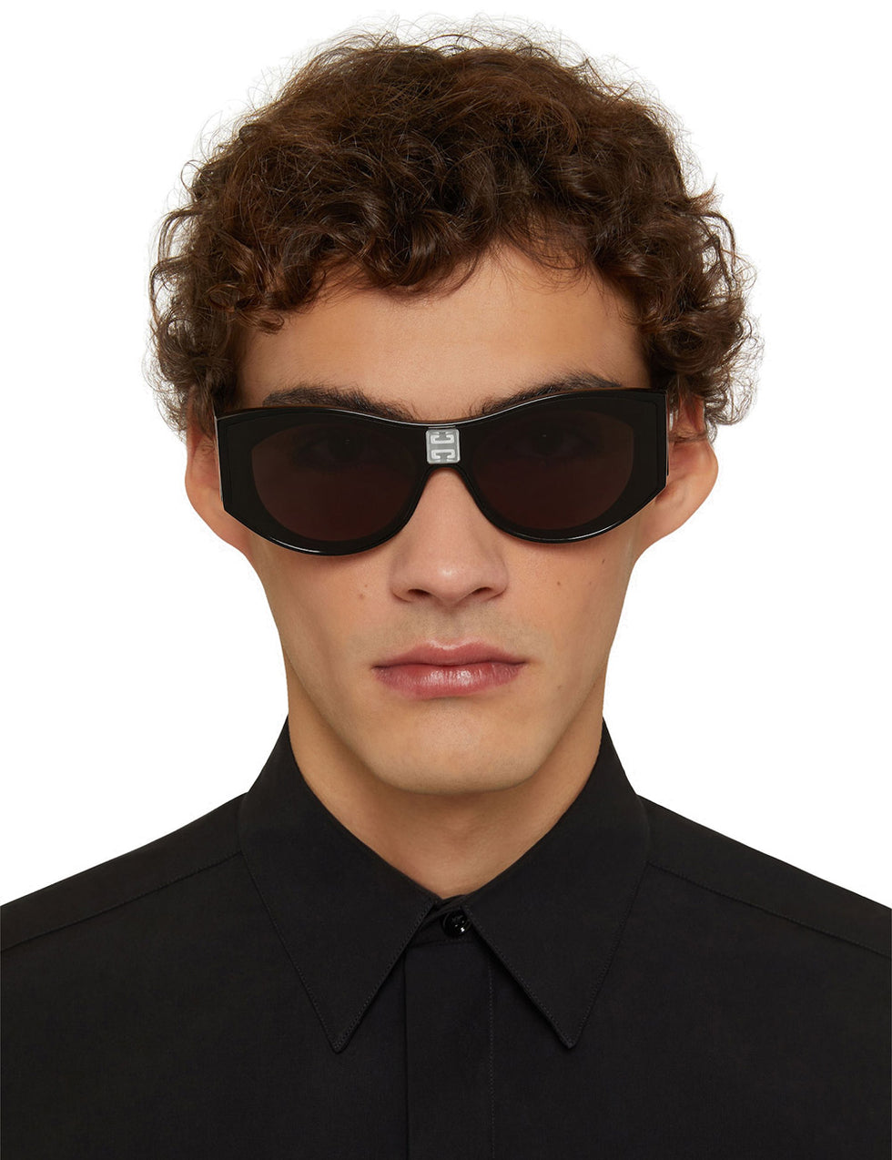 Givenchy® BR006KR03R