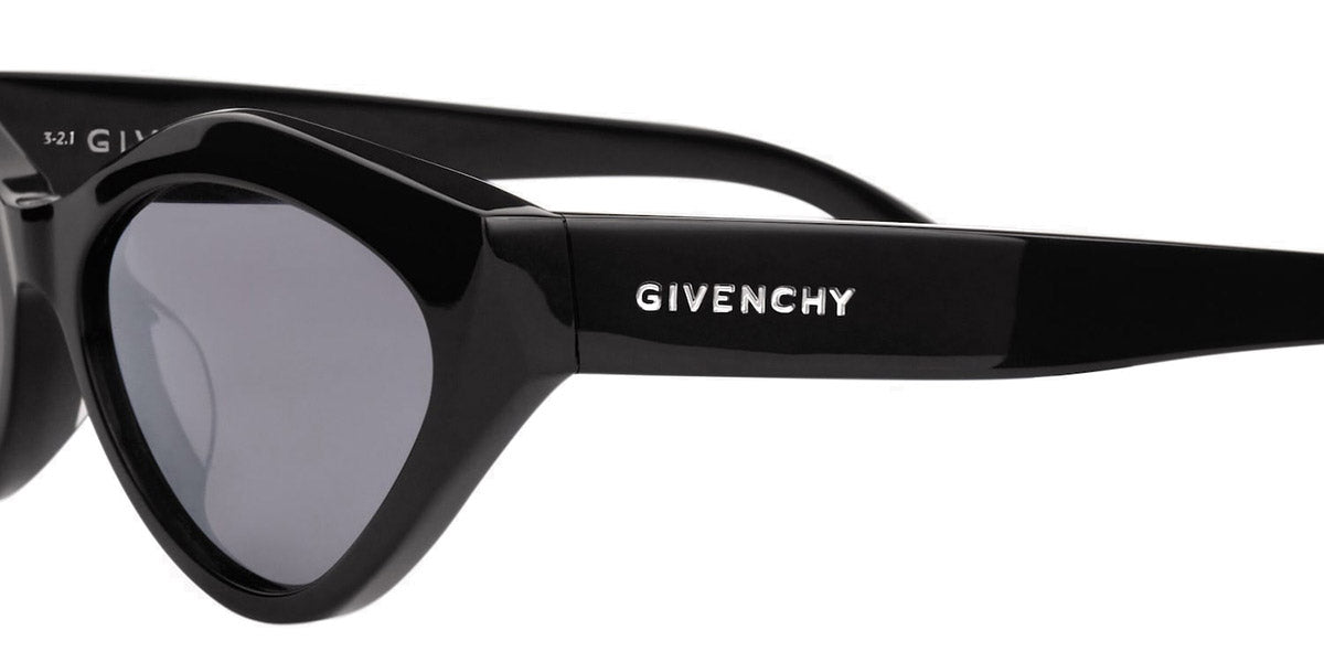 Givenchy® BR0072R042