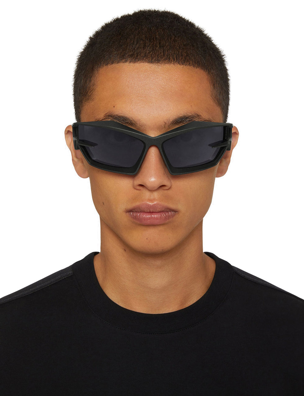 Givenchy® BR007GR04A