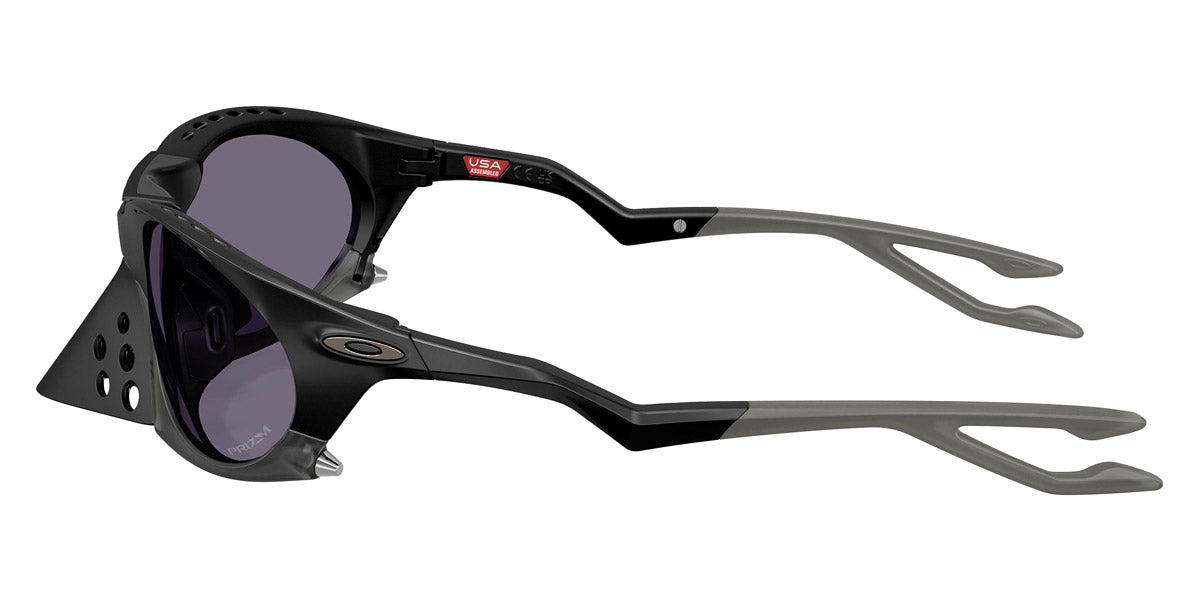 Oakley® OO9437 PLANTARIS OO9437 943701 63 Sunglasses - Matte Black / Prizm Gray