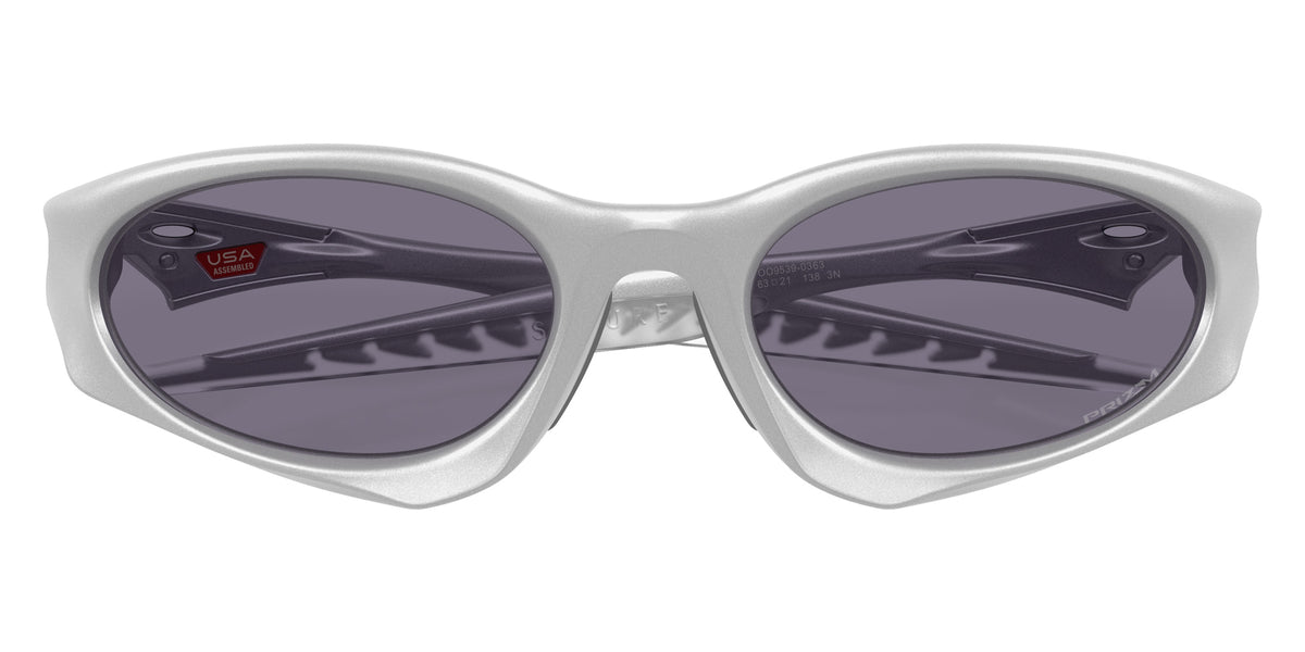 Oakley® OO9539 SUTURE COAT Sunglasses - X Silver